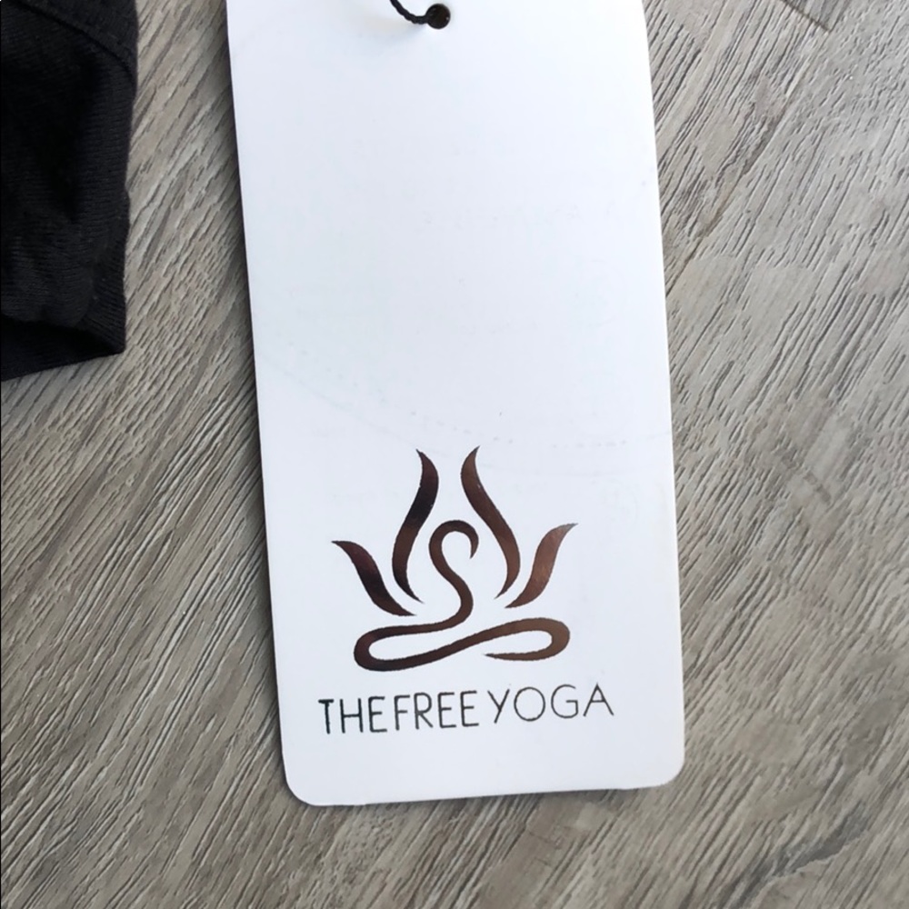 NWT black yoga shirt - Picture 5 of 5